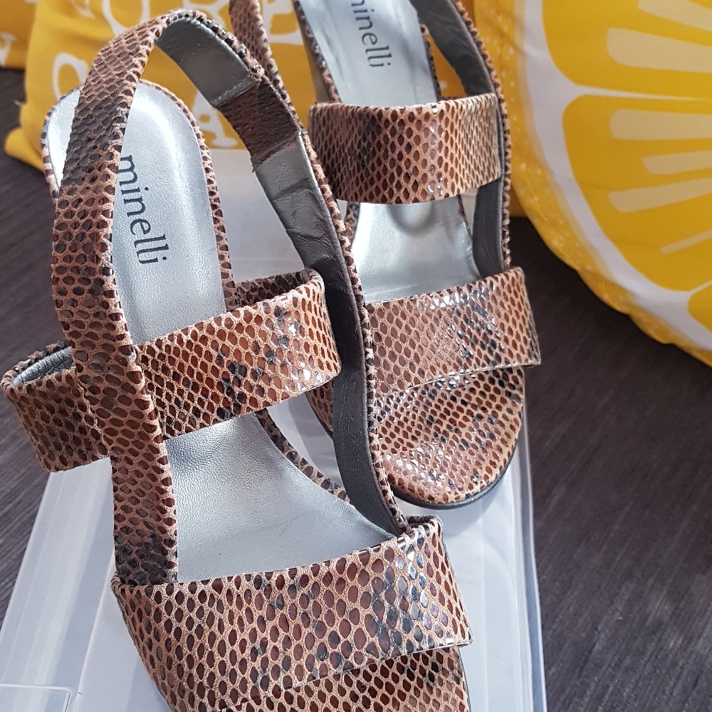 Liza minelli ( paris) sling back pumps.